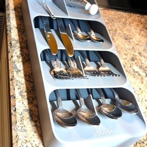 Cutlery tray